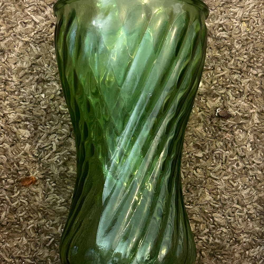 Vintage HOOSIER GLASS Green Diamond Optical Swirl Pattern Glass Vase 8” Tall
